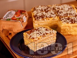 Класическа домашна бисквитена торта с крем Ванилия - снимка на рецептата